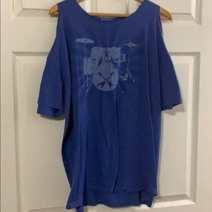 No Boundaries Shoulder Cut Out Tee